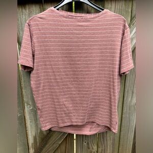 Lululemon back in action short sleeve size 6